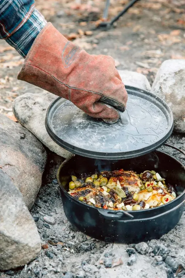 The Ultimate Guide to the Best Cast Iron Dutch Oven